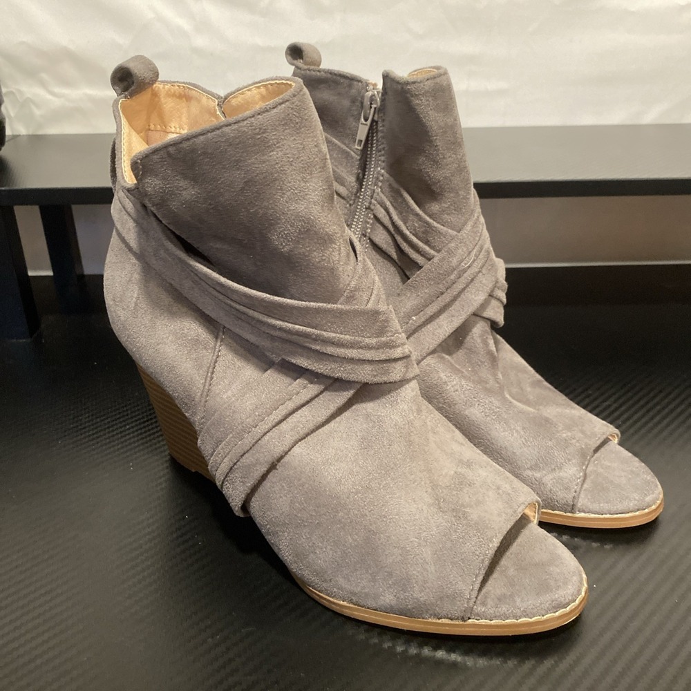 Journee Collection Womens Shoes Size 8.5 Sabeena Grey Wedge Ankle Boots